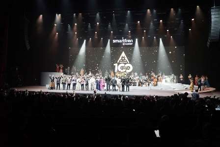 Smartfren-Sukses-Gelar-Smartfren-Malam-100-Cinta-2025-Rayakan-Cinta-Untuk-Indonesia-Melalui-Musik-Seni-Dan-Teknologi-Digital