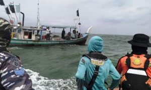 Nelayan-Terjatuh-dari-KM-Doa-Ibu-di-Perairan-Lampung-Timur-Tim-SAR-Lanjutkan-Pencarian